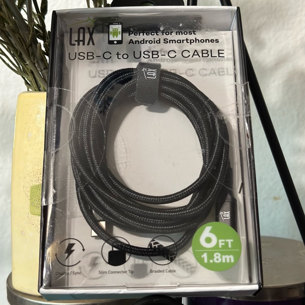 USB -C to USB-C Cable ( Perfect for most Android Smartphones). Un-used, No tag.
